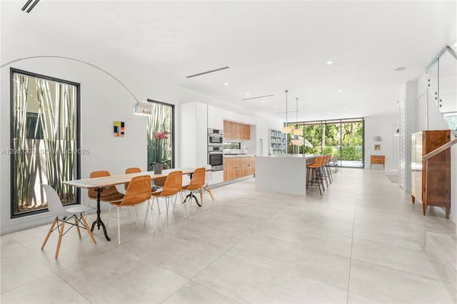 2955 Shipping Ave 2955, Miami, FL 33133