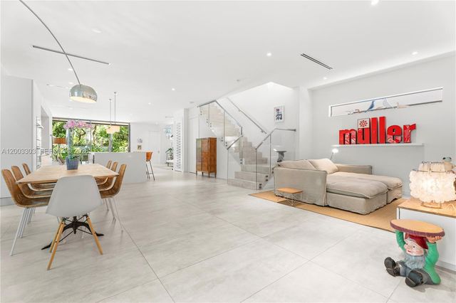 2955 Shipping Ave 2955, Miami, FL 33133