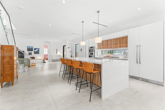 2955 Shipping Ave 2955, Miami, FL 33133