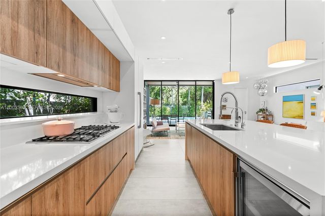 2955 Shipping Ave 2955, Miami, FL 33133