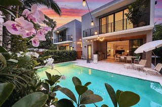 2955 Shipping Ave 2955, Miami, FL 33133