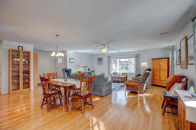 19 Datewood St, Wareham, MA 02571