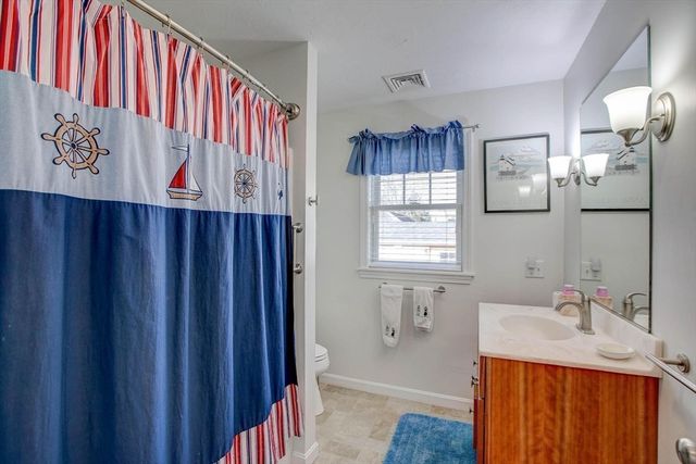 19 Datewood St, Wareham, MA 02571