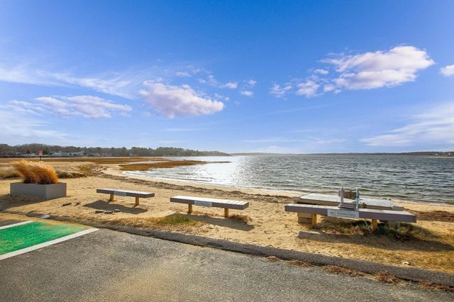 19 Datewood St, Wareham, MA 02571