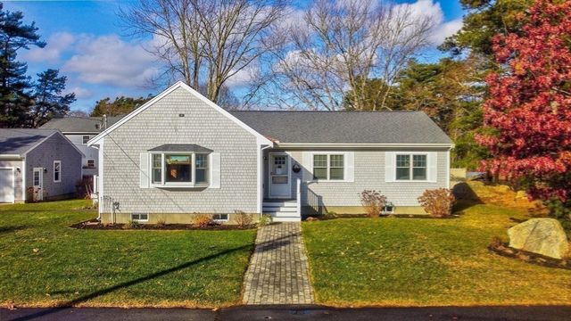 19 Datewood St, Wareham, MA 02571