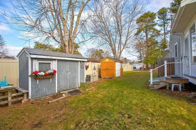 19 Datewood St, Wareham, MA 02571