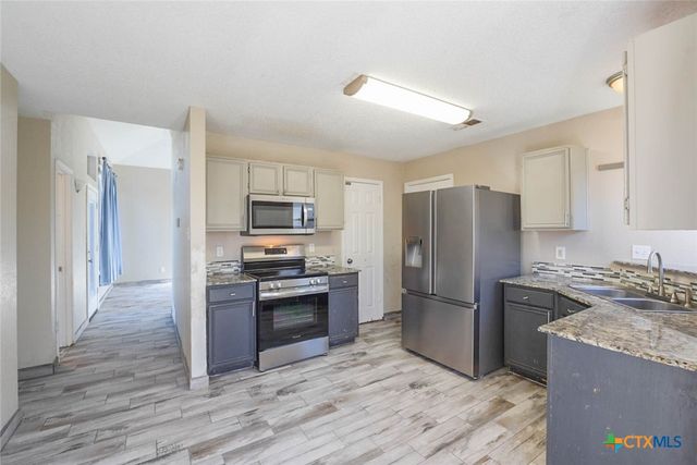 2305 Fieldstone Drive, Killeen, TX 76549