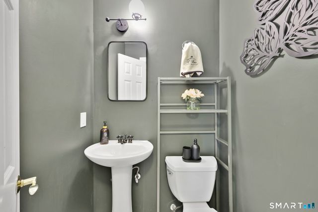 8 Whirling Dun 8, Canton, CT 06019