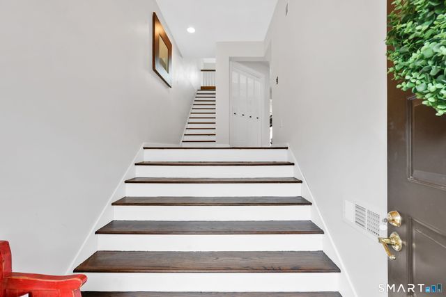 8 Whirling Dun 8, Canton, CT 06019