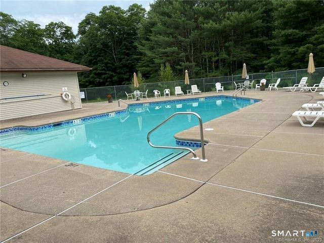 8 Whirling Dun 8, Canton, CT 06019