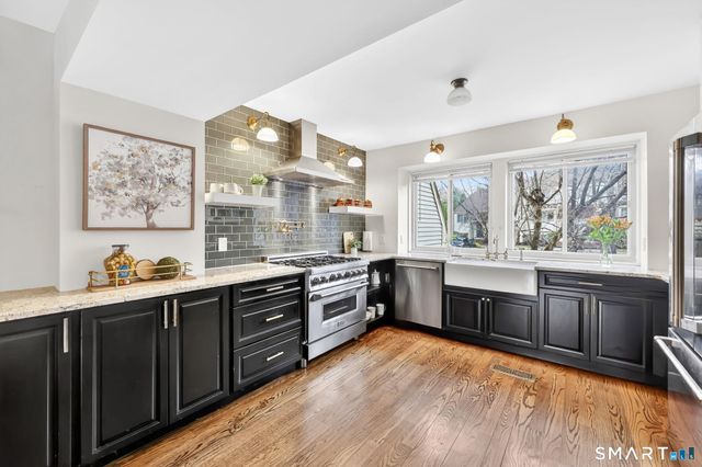 8 Whirling Dun 8, Canton, CT 06019