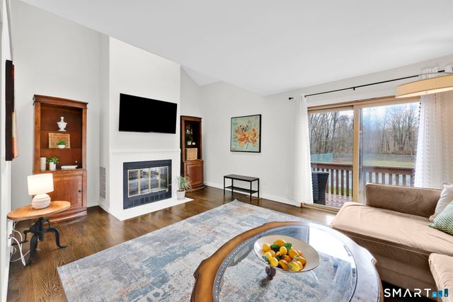 8 Whirling Dun 8, Canton, CT 06019