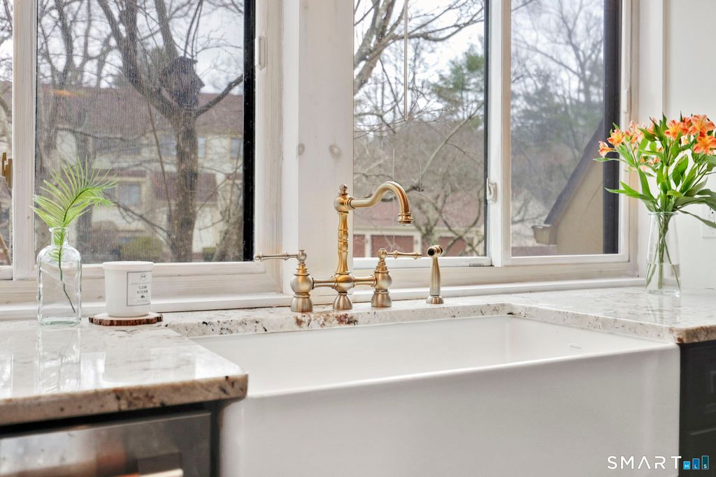 8 Whirling Dun 8, Canton, CT 06019