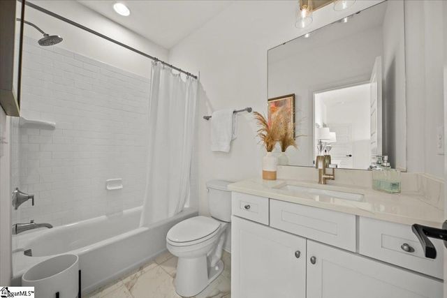 736 Enoree River Place, Greer, SC 29651