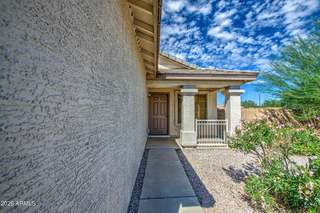 1576 W Appaloosa Way, San Tan Valley, AZ 85144 — photo 4