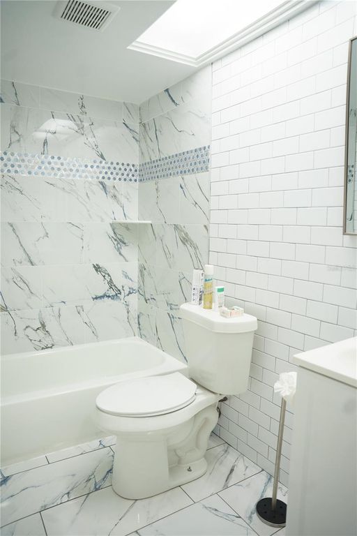 Image 12 of property listing at 4405 W FAIR OAKS AVENUE 2, Tampa, FL 33611