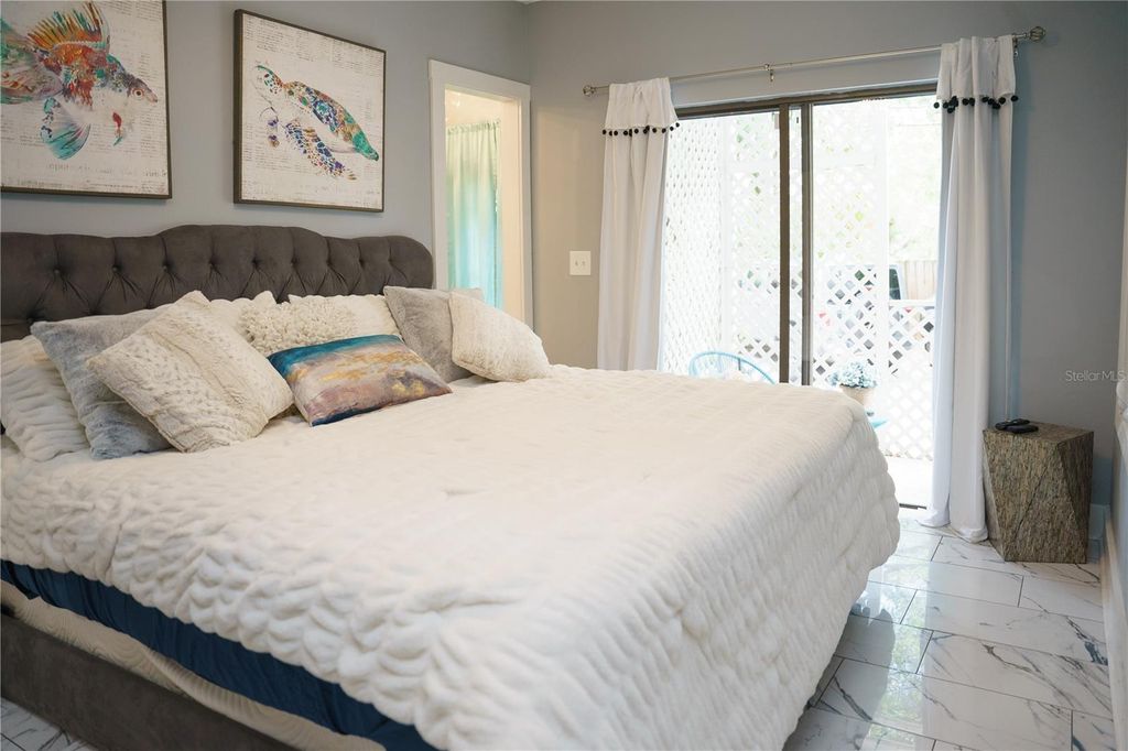 Image 20 of property listing at 4405 W FAIR OAKS AVENUE 2, Tampa, FL 33611