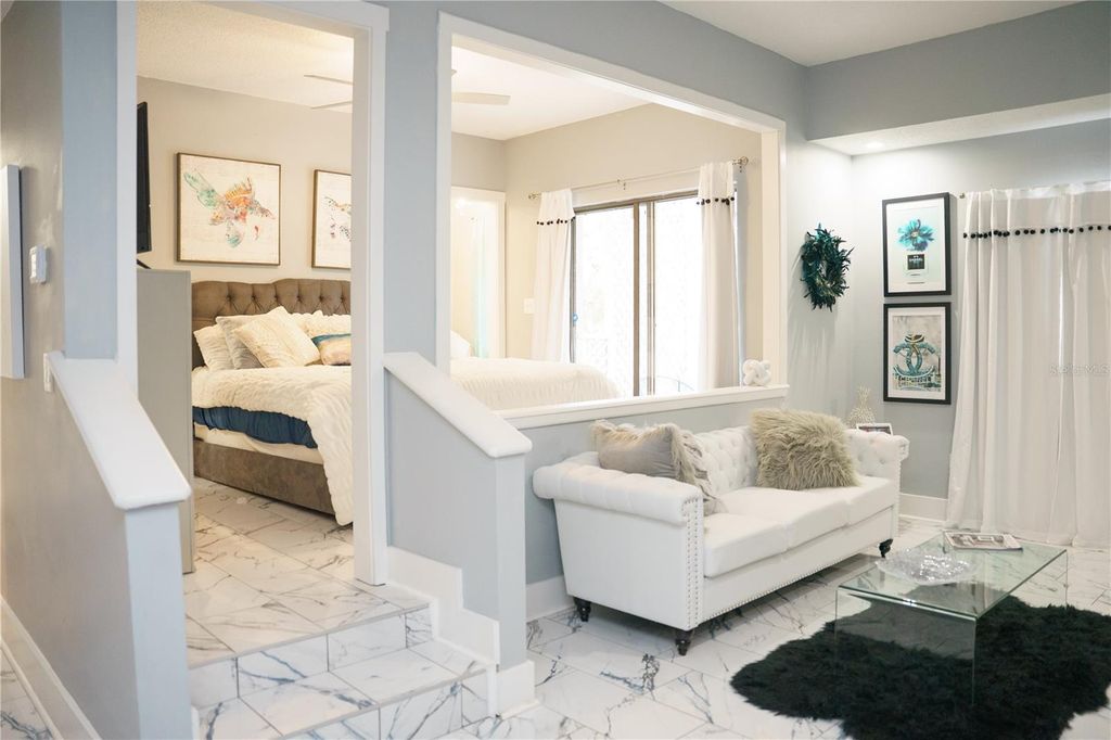 Image 5 of property listing at 4405 W FAIR OAKS AVENUE 2, Tampa, FL 33611