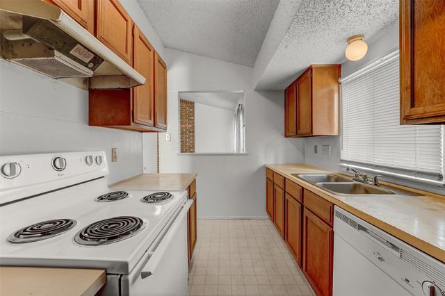 8007 Clydesdale DR B, Austin, TX 78745