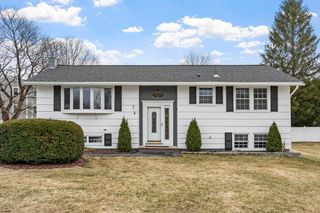 12 Tanglewood Drive, Dracut, MA 01826