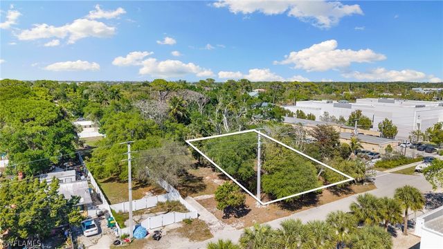2995 Terrace AVE, Naples, FL 34104