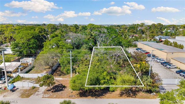 2995 Terrace AVE, Naples, FL 34104