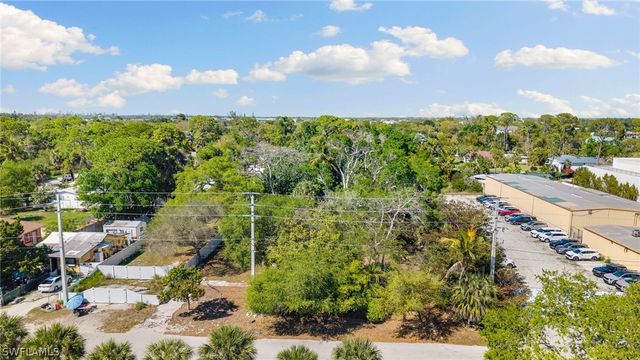 2995 Terrace AVE, Naples, FL 34104