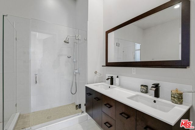 118 S Kenwood Street 102, Glendale, CA 91205