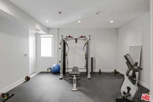 118 S Kenwood Street 102, Glendale, CA 91205