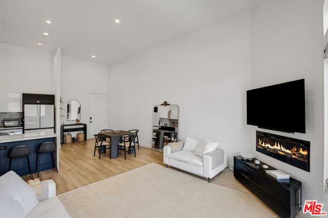 118 S Kenwood Street 102, Glendale, CA 91205