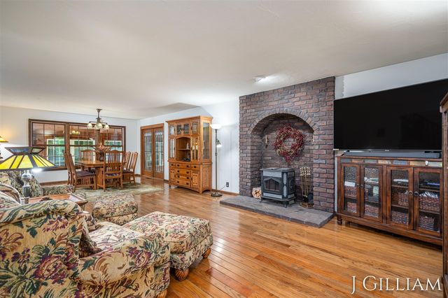 1214 Euna Vista Drive, Holland, MI 49423