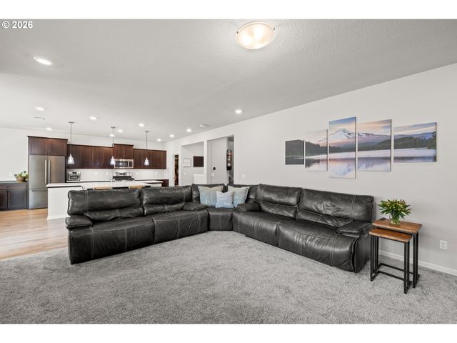 4240 Sw MAWRCREST Ave, Gresham, OR 97080