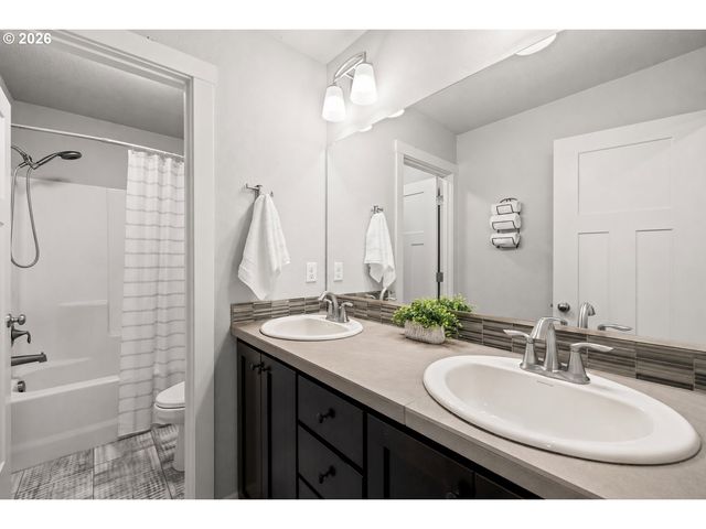 4240 Sw MAWRCREST Ave, Gresham, OR 97080