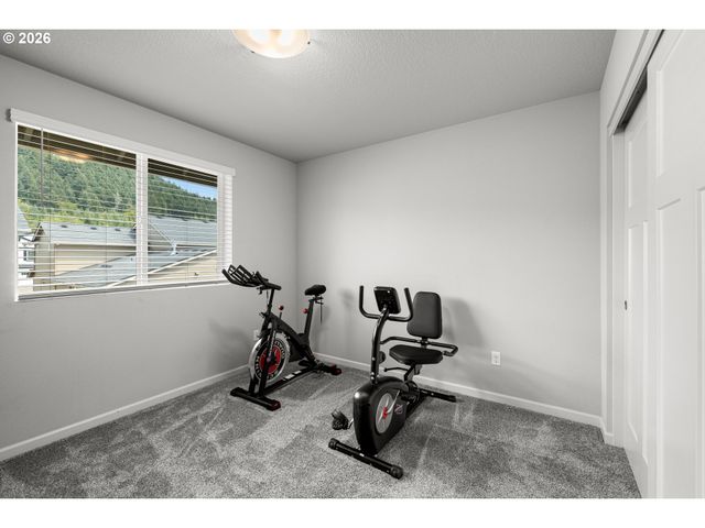 4240 Sw MAWRCREST Ave, Gresham, OR 97080