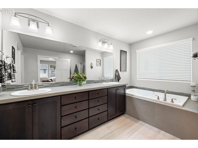 4240 Sw MAWRCREST Ave, Gresham, OR 97080