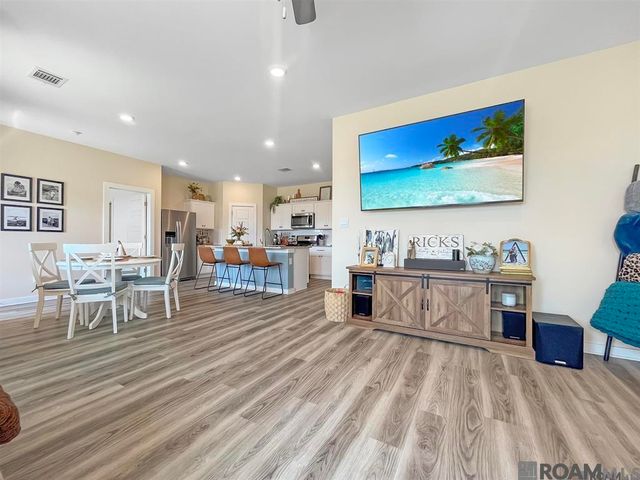 12850 Silverbell Ave, Denham Springs, LA 70726