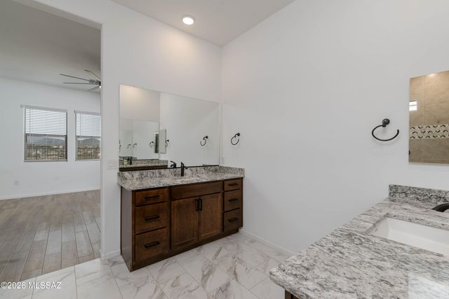 12840 E Tortoise Pointe Drive, Vail, AZ 85641