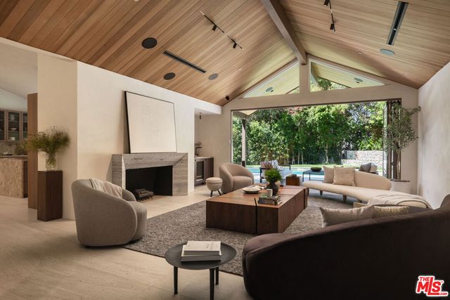 4146 High Valley Road, Los Angeles, CA 91436