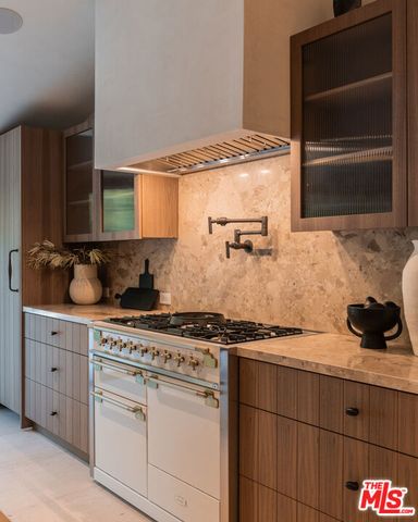 4146 High Valley Road, Los Angeles, CA 91436