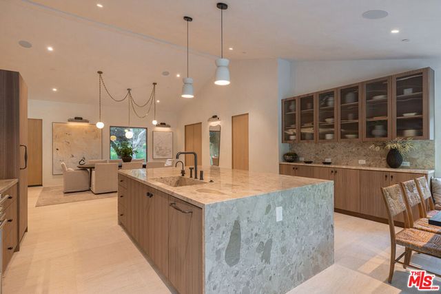 4146 High Valley Road, Los Angeles, CA 91436