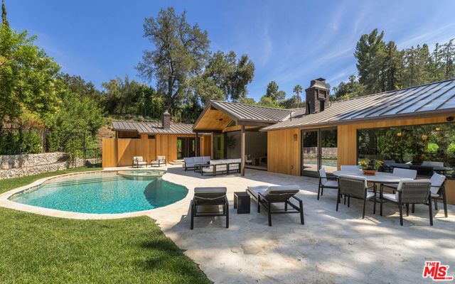 4146 High Valley Road, Los Angeles, CA 91436