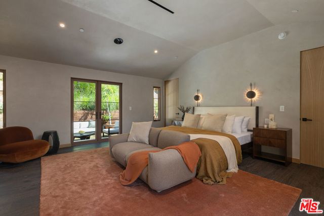 4146 High Valley Road, Los Angeles, CA 91436