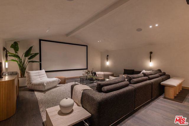 4146 High Valley Road, Los Angeles, CA 91436
