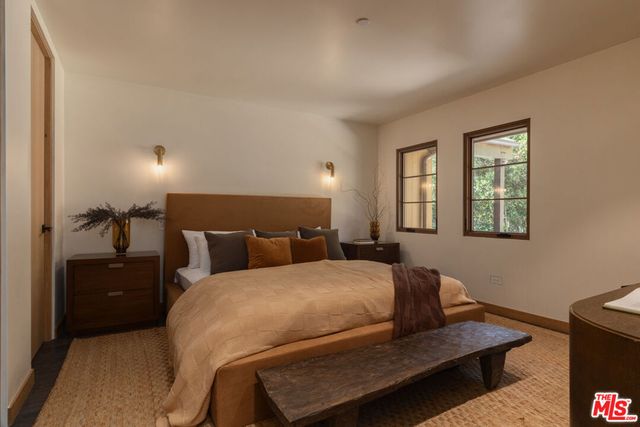 4146 High Valley Road, Los Angeles, CA 91436