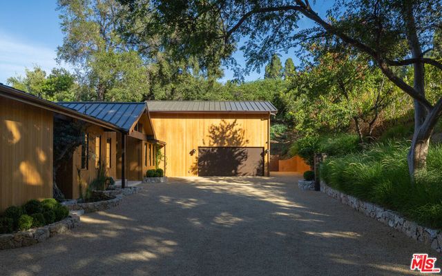 4146 High Valley Road, Los Angeles, CA 91436