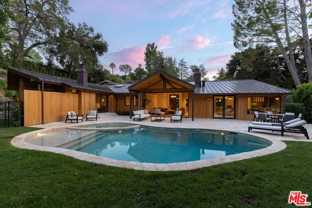 4146 High Valley Road, Los Angeles, CA 91436
