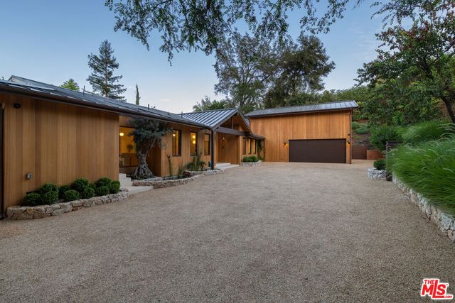4146 High Valley Road, Los Angeles, CA 91436