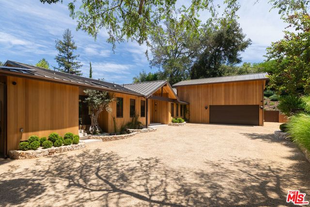 4146 High Valley Road, Los Angeles, CA 91436