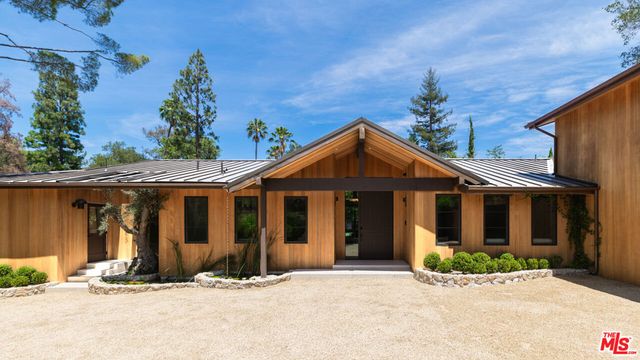 4146 High Valley Road, Los Angeles, CA 91436
