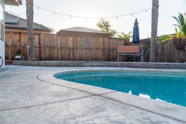 1430 E Laura Court, Visalia, CA 93292